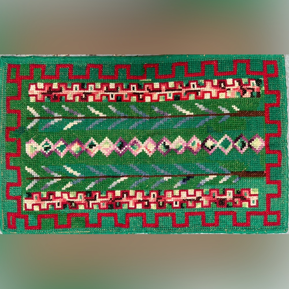Primitive Crewel Work Rug Cross Stitch on Burlap Antique Wall Handmade
#08192410